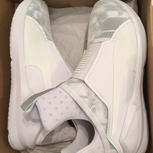 Fierce swan women’s Puma